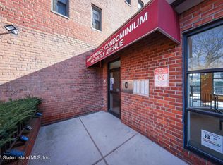 100 Colfax Ave APT 3D, Staten Island, NY 10306