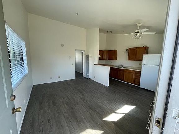 1215 Cacique St APT P, Santa Barbara, CA 93103 | Zillow