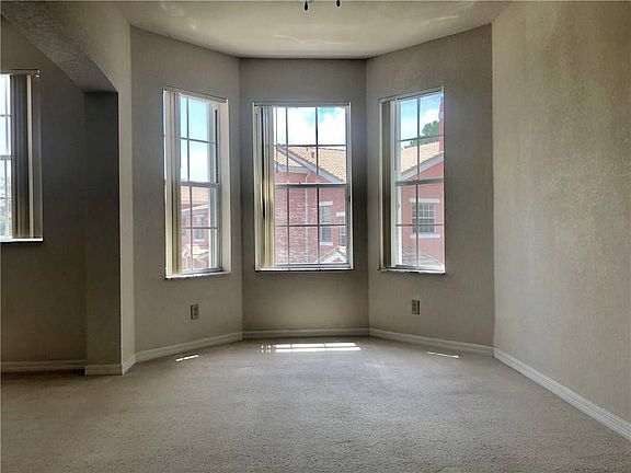 5th image of 108 SW Peacock Blvd APT 5-201