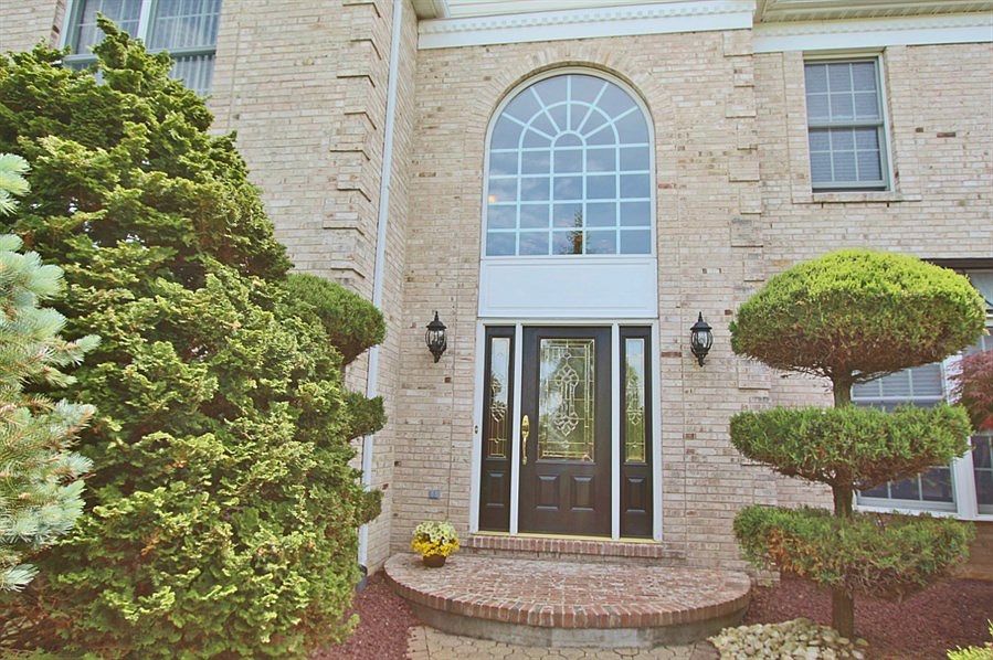 2nd image of 190 Round Hill Dr