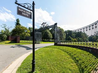 3 Maple St #OLD, Greenvale, NY 11548