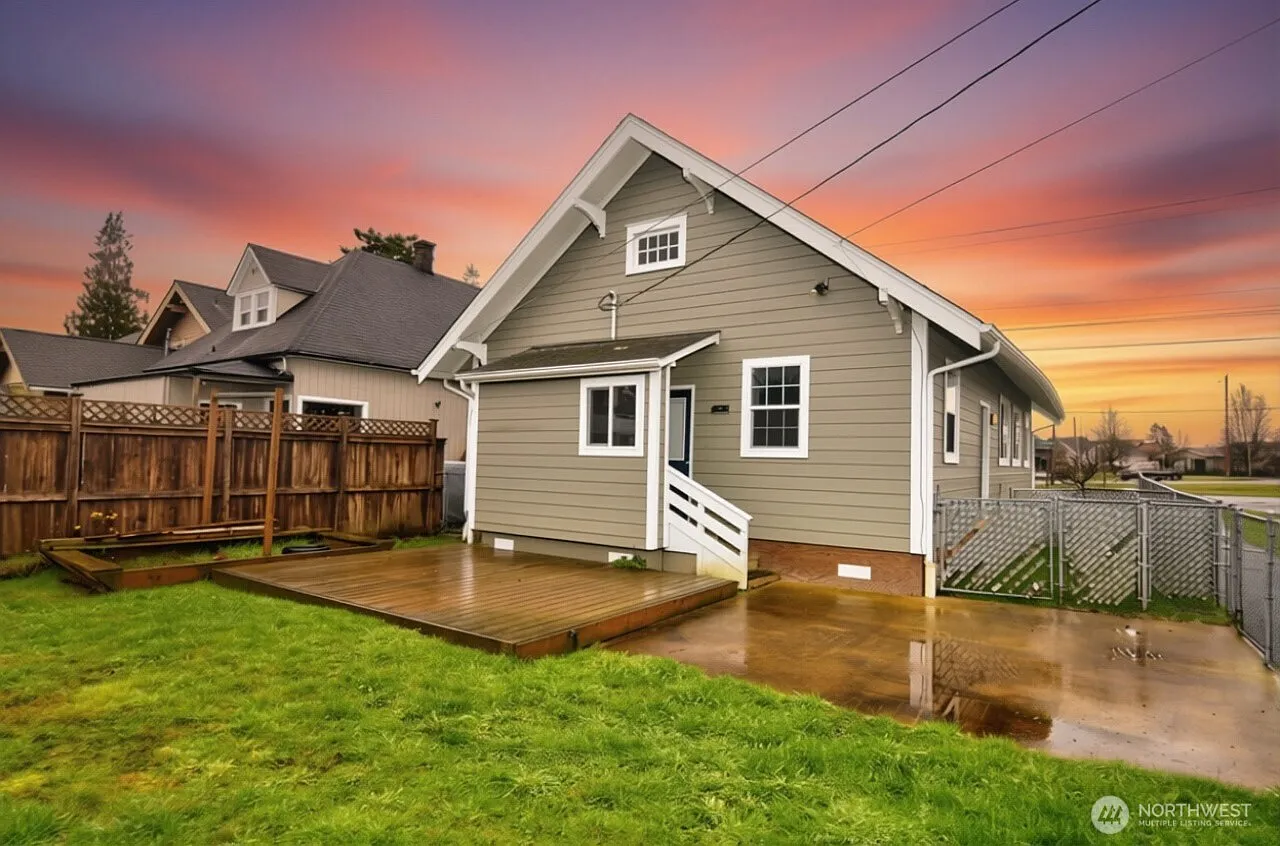 401 Emerson Avenue photo 1