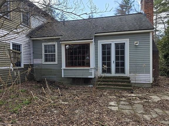 3rd image of 34 Upper Meadows Road