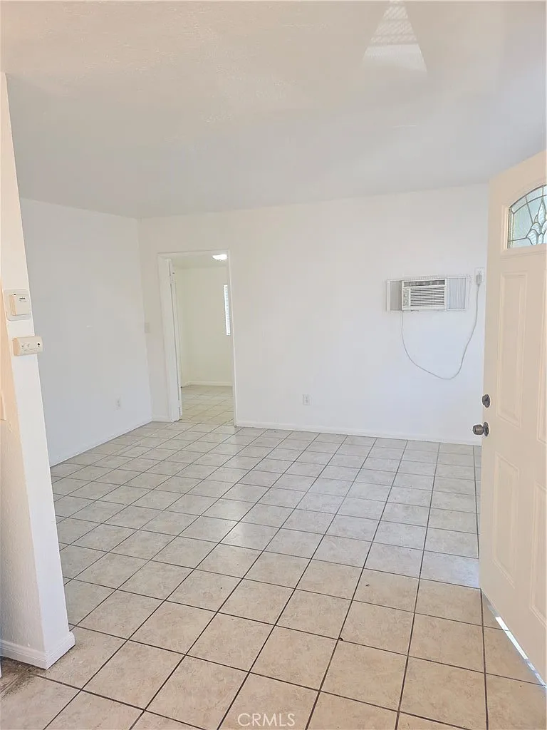 2 bed, 650 sqft, $1,750 — Photo 4