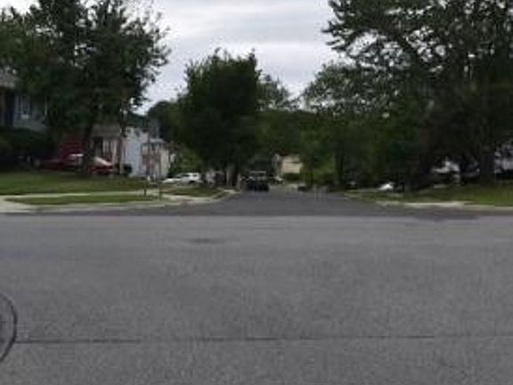 Exterior Neighborhood (street photo)