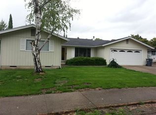 2921 Comice Dr, Medford, OR