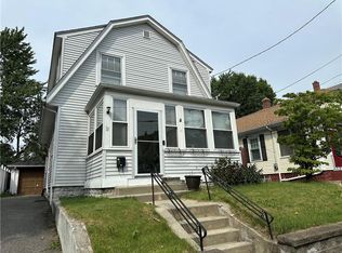 32 Stadden St, Providence, RI 02907