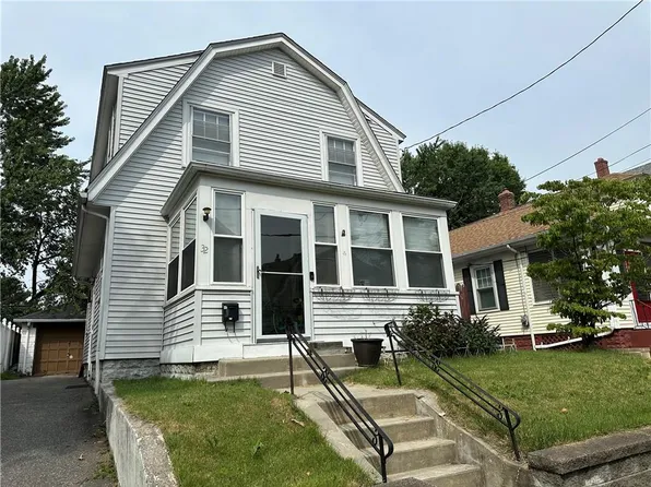 32 Stadden St, Providence, RI 02907