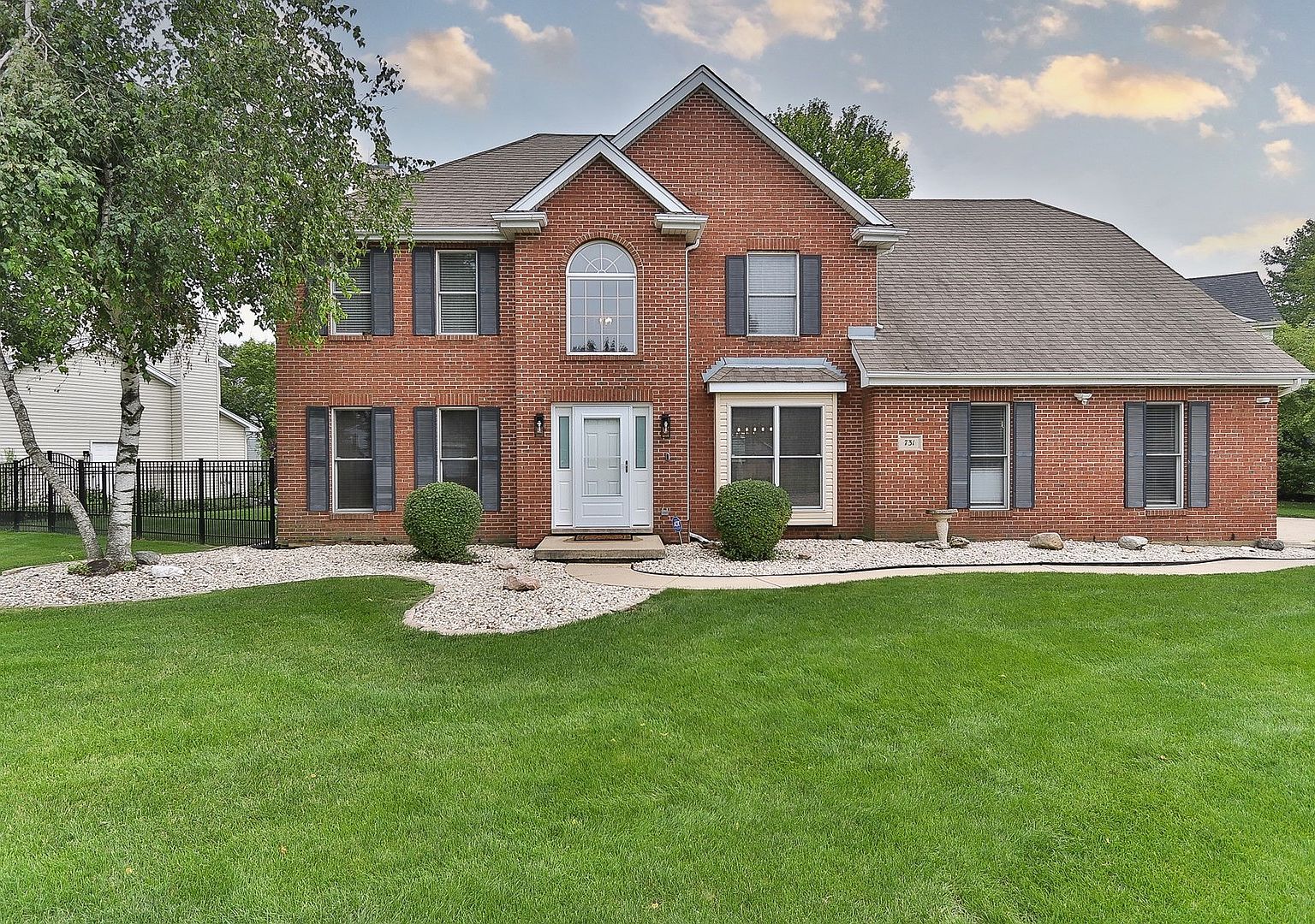 731 Laurel Ln, Cary, IL 60013 | Zillow