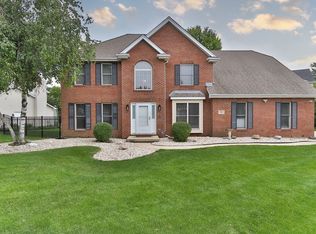 731 Laurel Ln, Cary, IL 60013