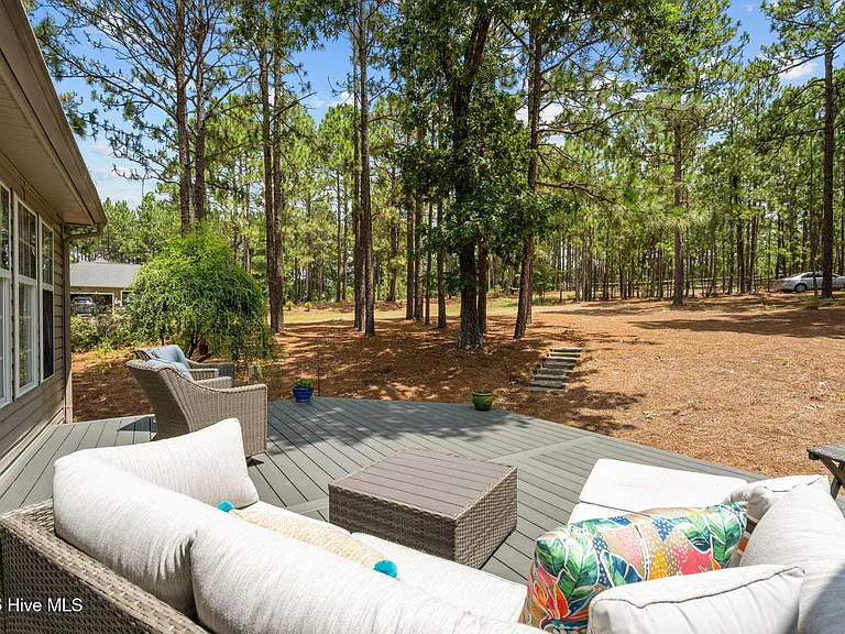 265 Longleaf Dr — Photo 31