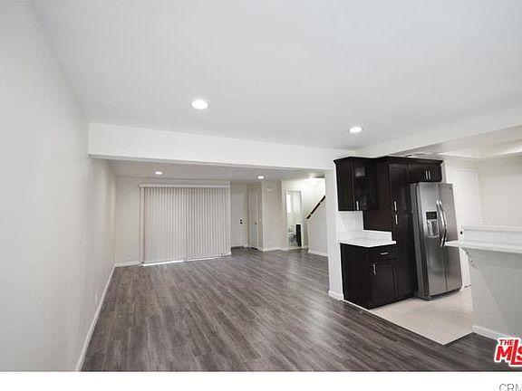 4th image of 18333 Hatteras St Unit 51
