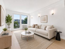 134 Erasmus St