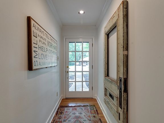 2nd image of 4288 Charleswood Ave