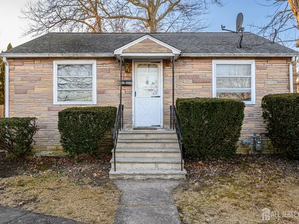 49 Navajo Ave, Lake Hiawatha, NJ 07034