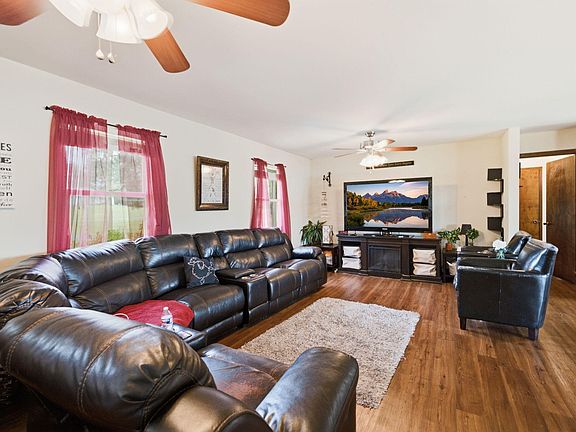 4th image of 1684 Brookview Dr