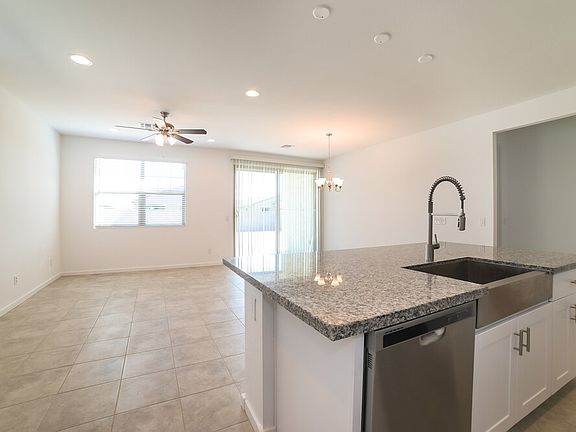 5th image of 11039 W Parkway Dr