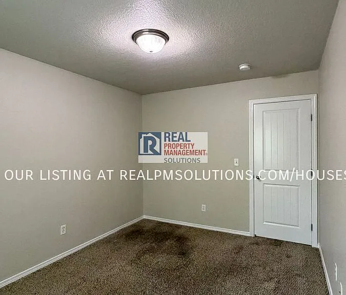 1851 SE Centurion Way — Photo 75