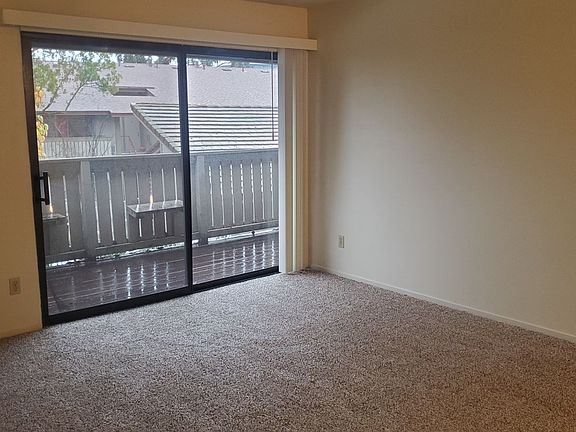 3rd image of 100 Kinross Dr APT 46