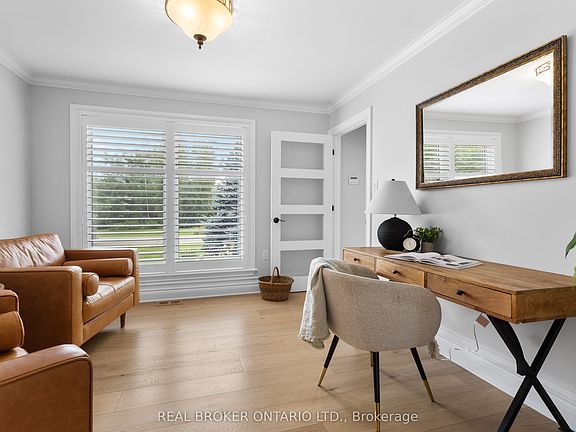 5th image of 27 Garrison Dr