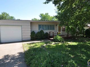1917 SW Harp Pl, Topeka, KS 66611