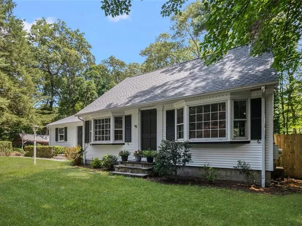 15 Williams Rd, Smithfield, RI 02917