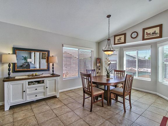 4th image of 16427 W Paradise Ln