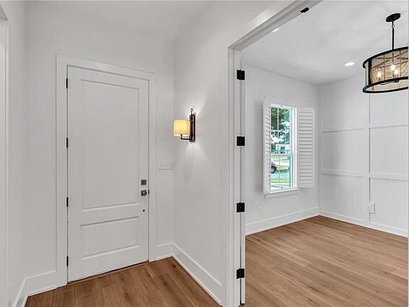 3rd image of 5309 Elmwood St