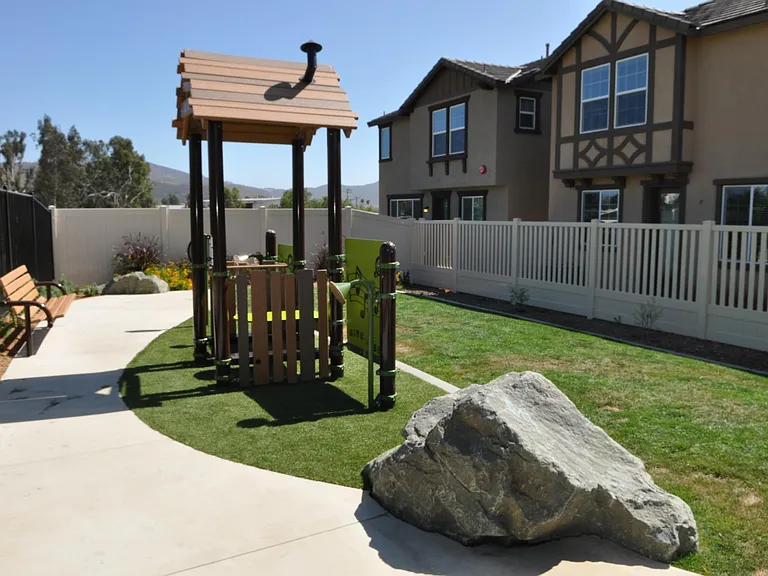 460 Prosperity Dr — Photo 23