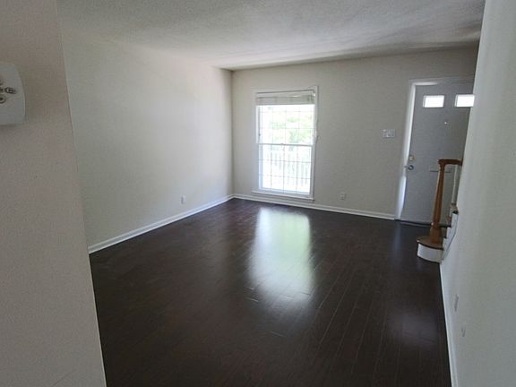 3rd image of 36 Williamsburg Dr #36