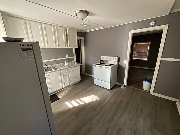 5th image of 451 Dunlap Ave