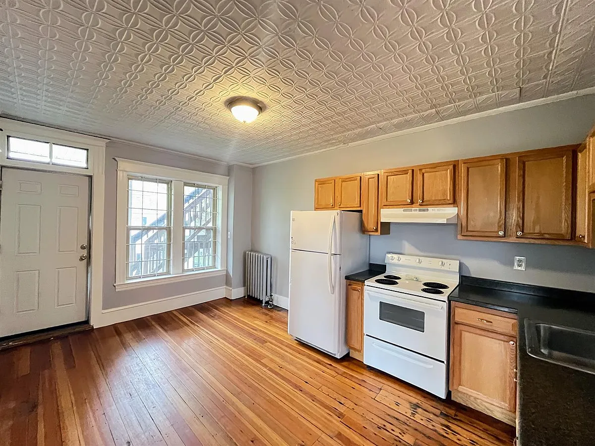 Building Photo - 226-230 Sargeant St #2L