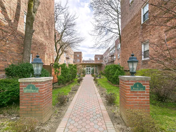 6-8 Wooleys Lane #B-34, Great Neck, NY 11023