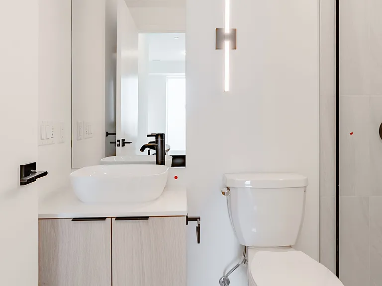 1185 Dupont St #1018 — Photo 22