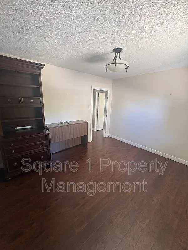 2 bed, 1.0 bath, $1,600 — Photo 3