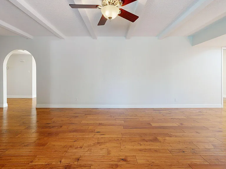 2534 S Grandview Ave — Photo 14