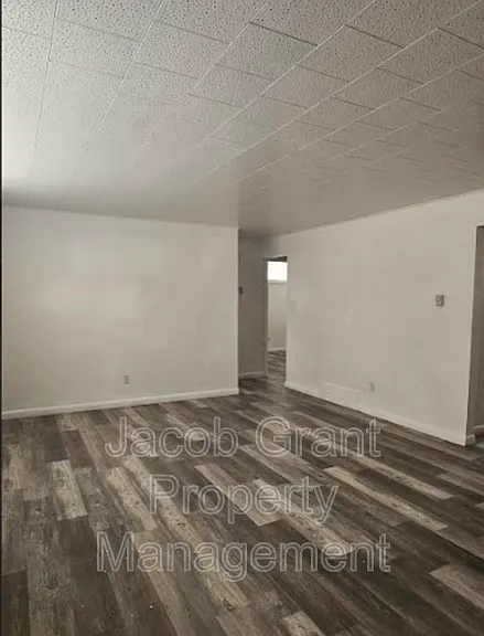 298 W 17th St #294 — Photo 3