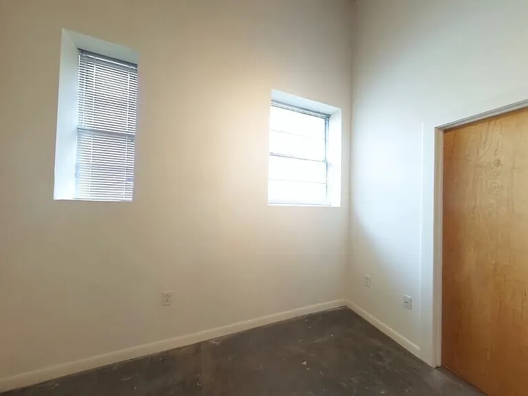 1011 W Marshall St #136 — Photo 5