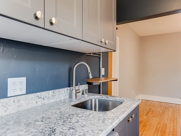 424 Smith — Photo 25
