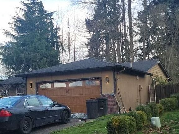 2nd image of 131 Alder St