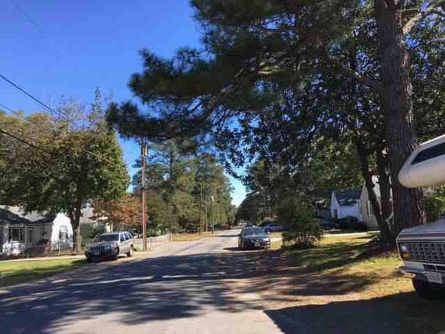 2nd image of 2912 Dellrose Ave