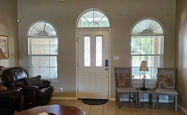 4951 Daffodil Dr — Photo 3