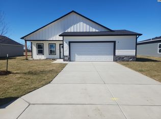 1016 Spring Creek Rd, McPherson, KS 67460