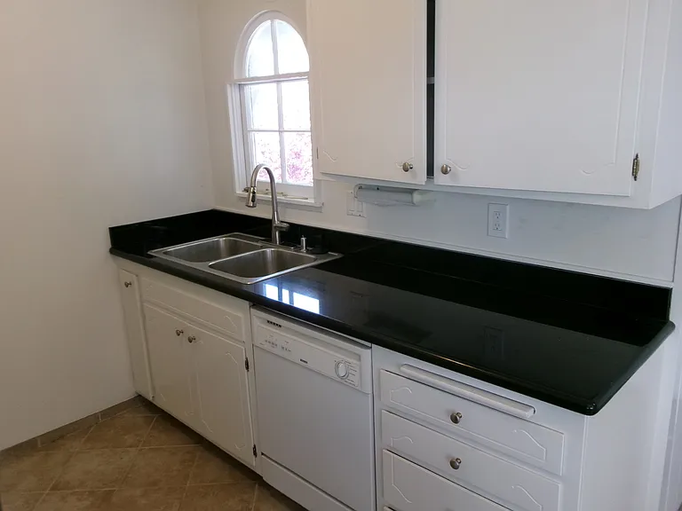 478 Mills Way #D — Photo 3