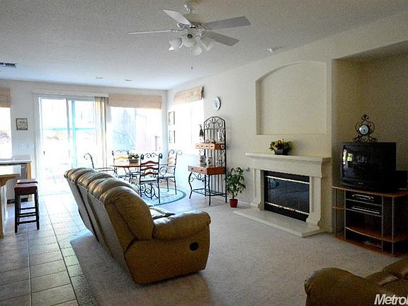 5th image of 1909 Tyndrum Ln