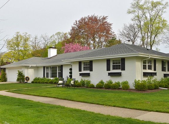 3rd image of 9300 Lincolnwood Dr