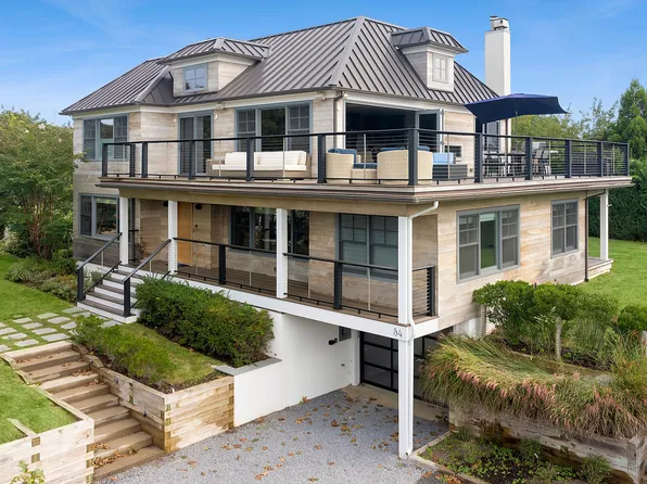 84 Franklin Dr, Montauk, NY 11954