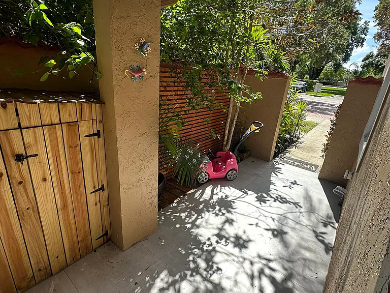 8811 W Sunrise Blvd — Photo 24