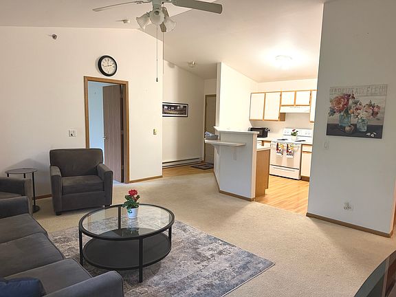 4th image of 300 Cunat Blvd APT 3B