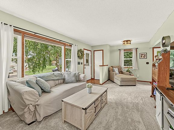 3rd image of 1810 25th Ave NW